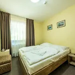 Park Hotel *